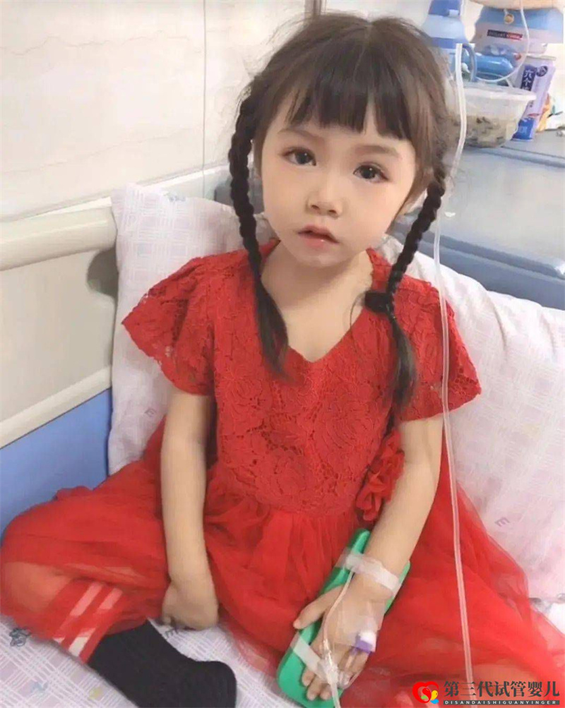 藍(lán)妮妮：顏值逆天卻患罕見的基因病......(圖1)
